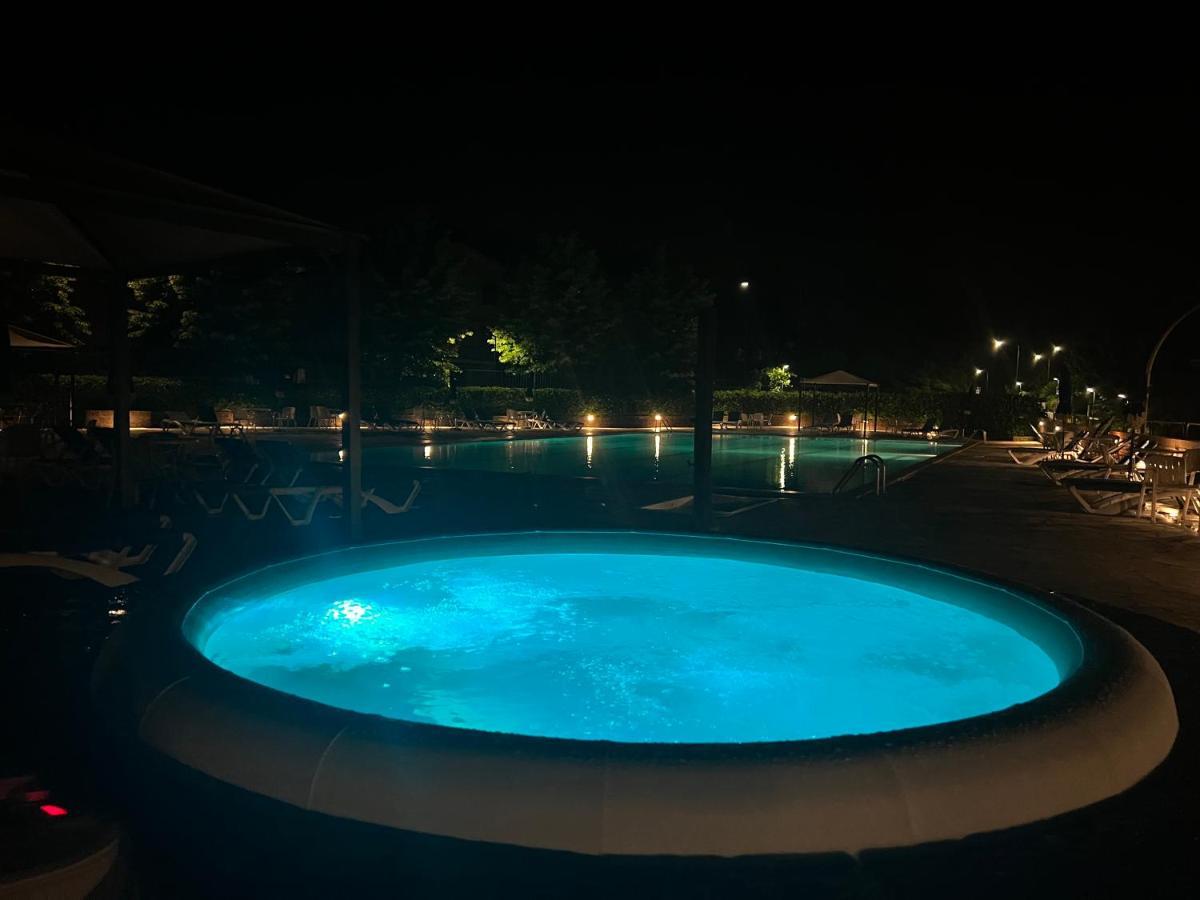 Albergo Di Мурло Екстериор снимка